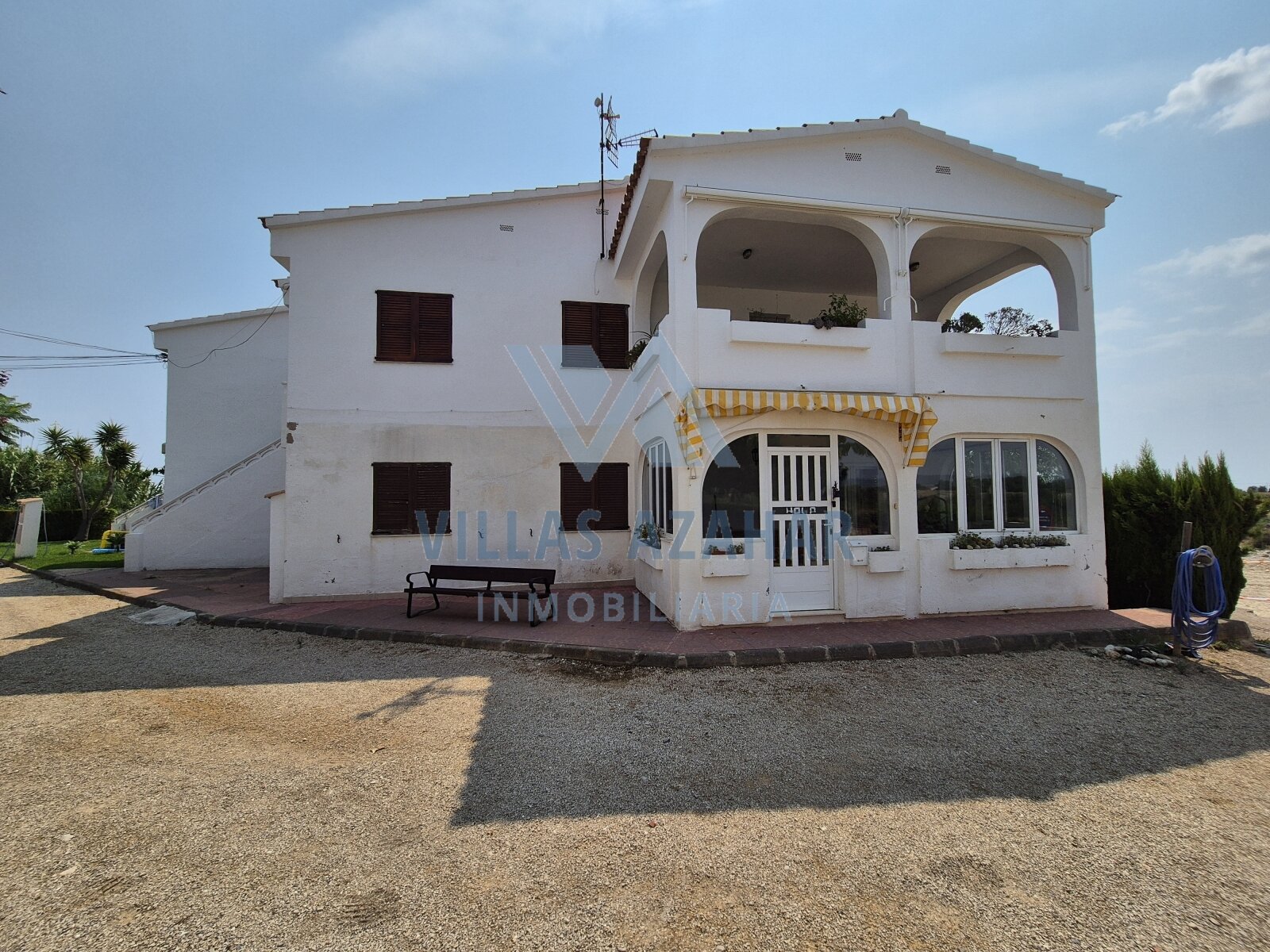 Apartamento en planta baja con jardín de invierno – Urbanización „La Palmera“  Apartamento en planta baja con jardín de invierno – Urbanización „La Palmera“