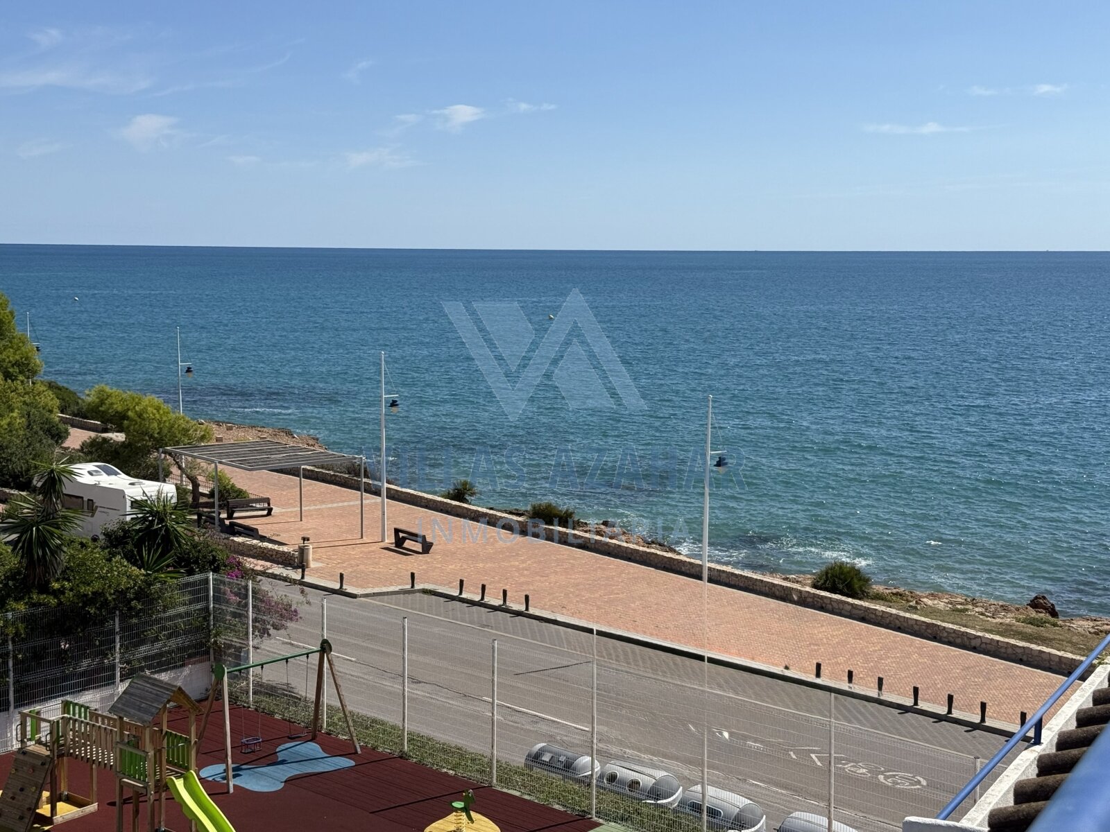 Ático dúplex en primera línea de mar – Urbanización Voramar  Ático dúplex en primera línea de mar – Urbanización Voramar